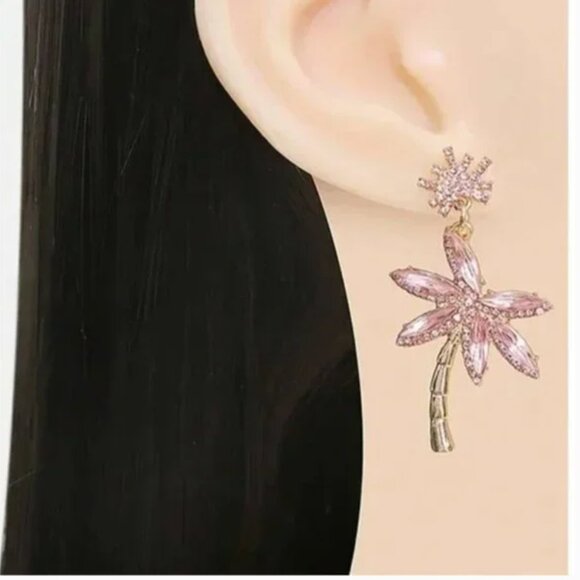 ⭐️❤️ FREE Palm Tree Plant Boho Peasant Rhinestone Hipster Hippie Chic Earrings - Picture 9 of 10